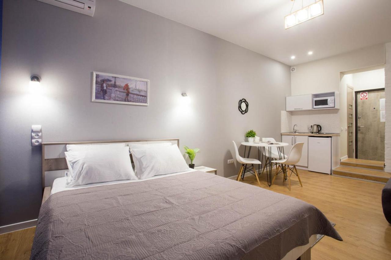 New Studio, Metro Yaroslava Mudroho And Universytet - Chernyshevska Str 95-3 Kharkov Luaran gambar