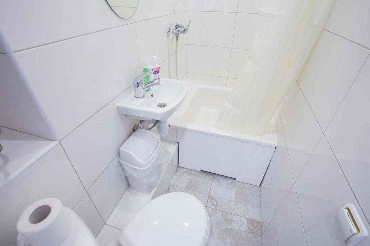 New Studio, Metro Yaroslava Mudroho And Universytet - Chernyshevska Str 95-3 Kharkov Luaran gambar